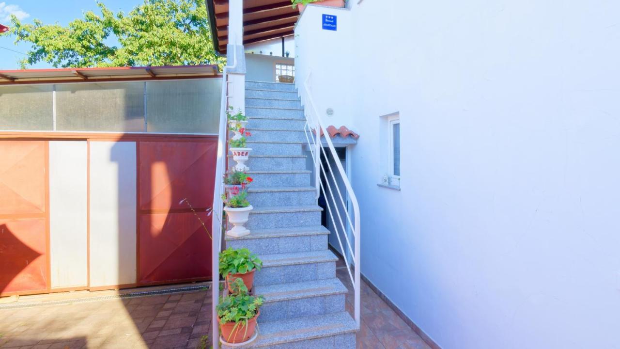 Apartments Susie By Rent Istria Умаг Екстериор снимка